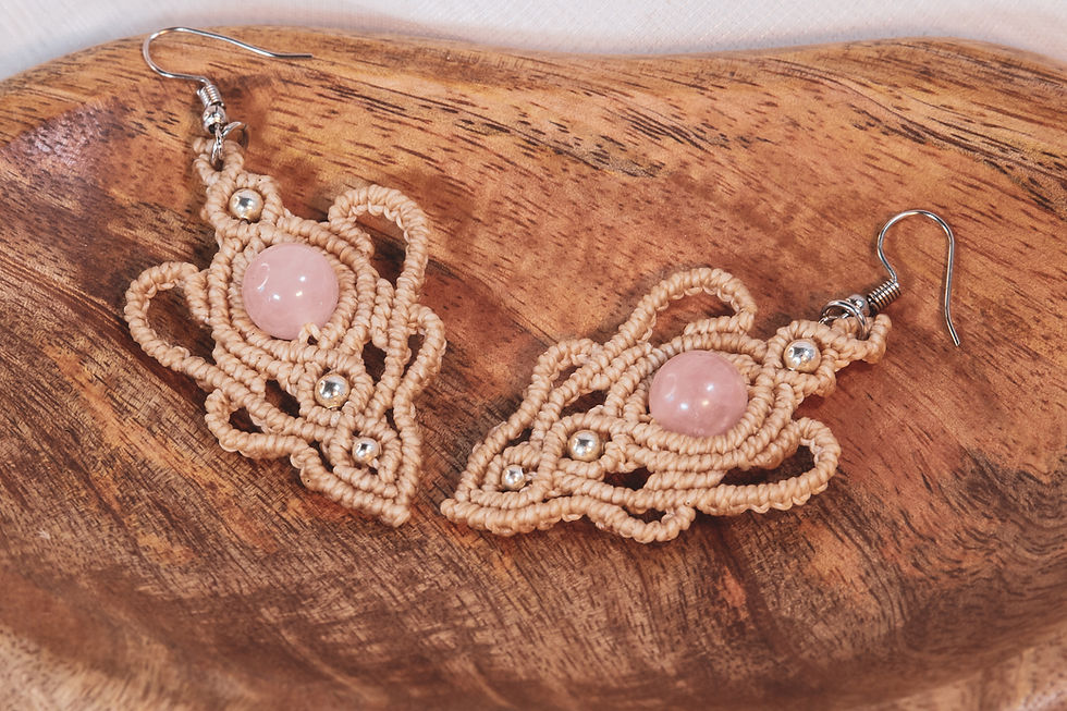 Makramee Ohrringe Natur mit Rosenquarzperlen