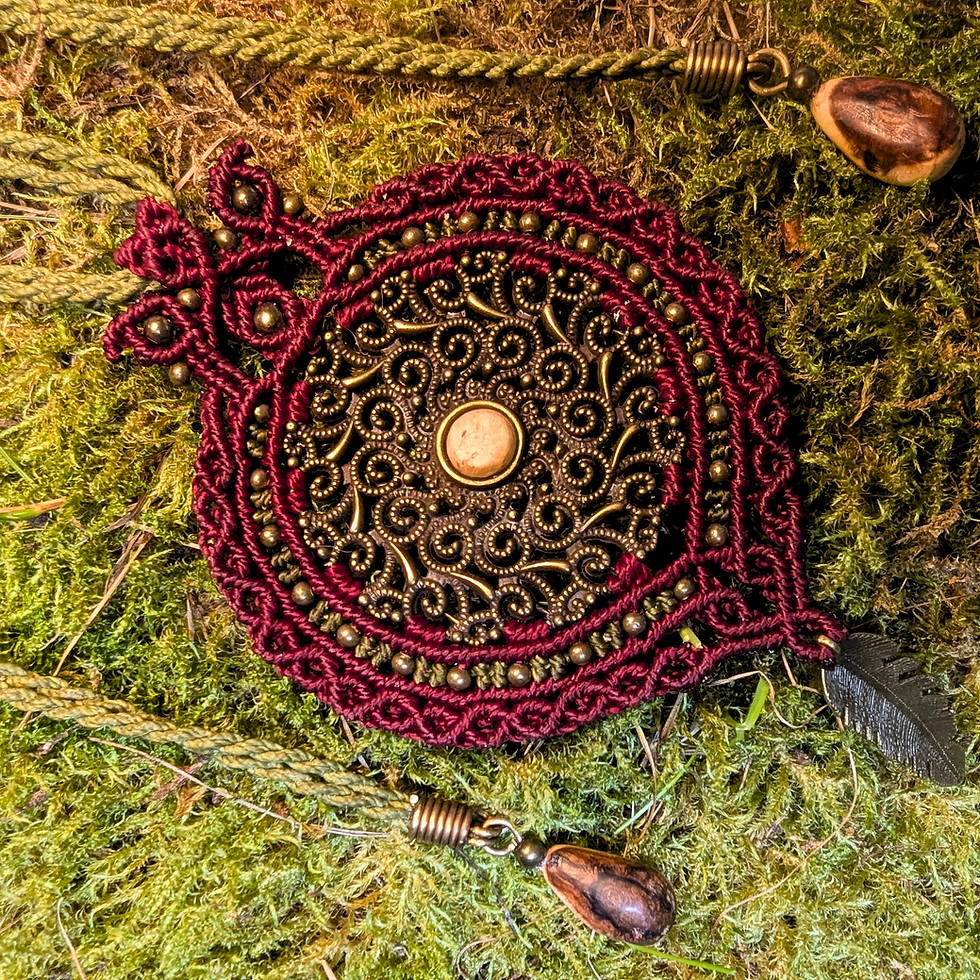 Baumperlen - Makramee Halskette "Beth" Bordeaux und Olivgrün