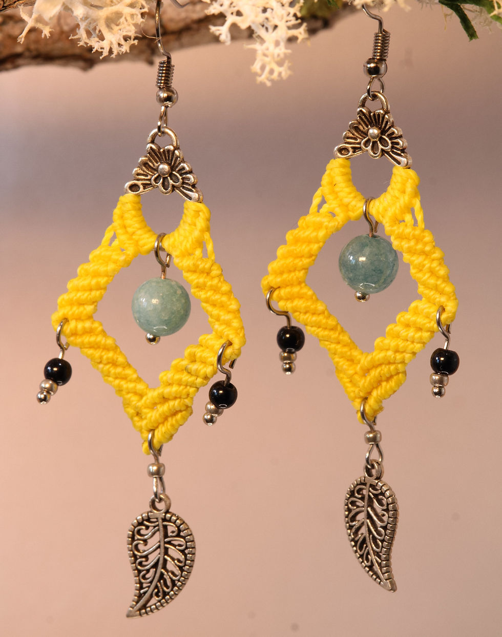 Makramee Ohrringe Gelb und Aquamarin Perlen