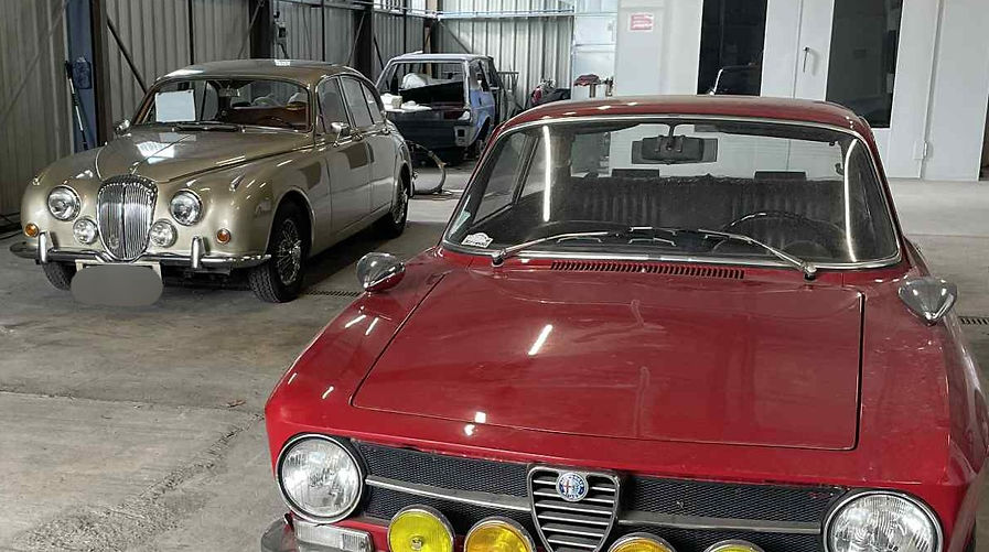 vehicule ancien alfa roméo jaguar