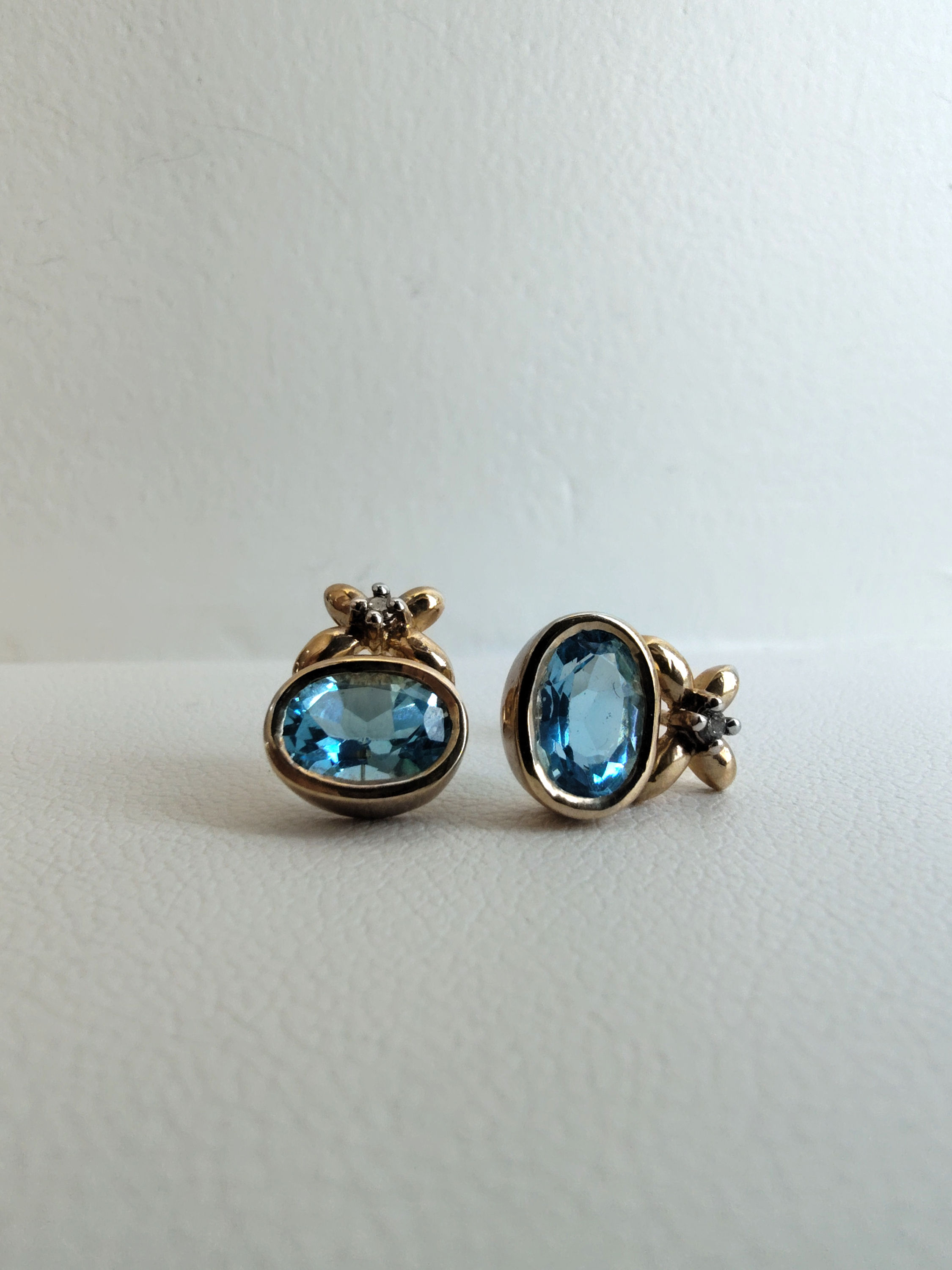 10K BLUE TOPAZ STUDS