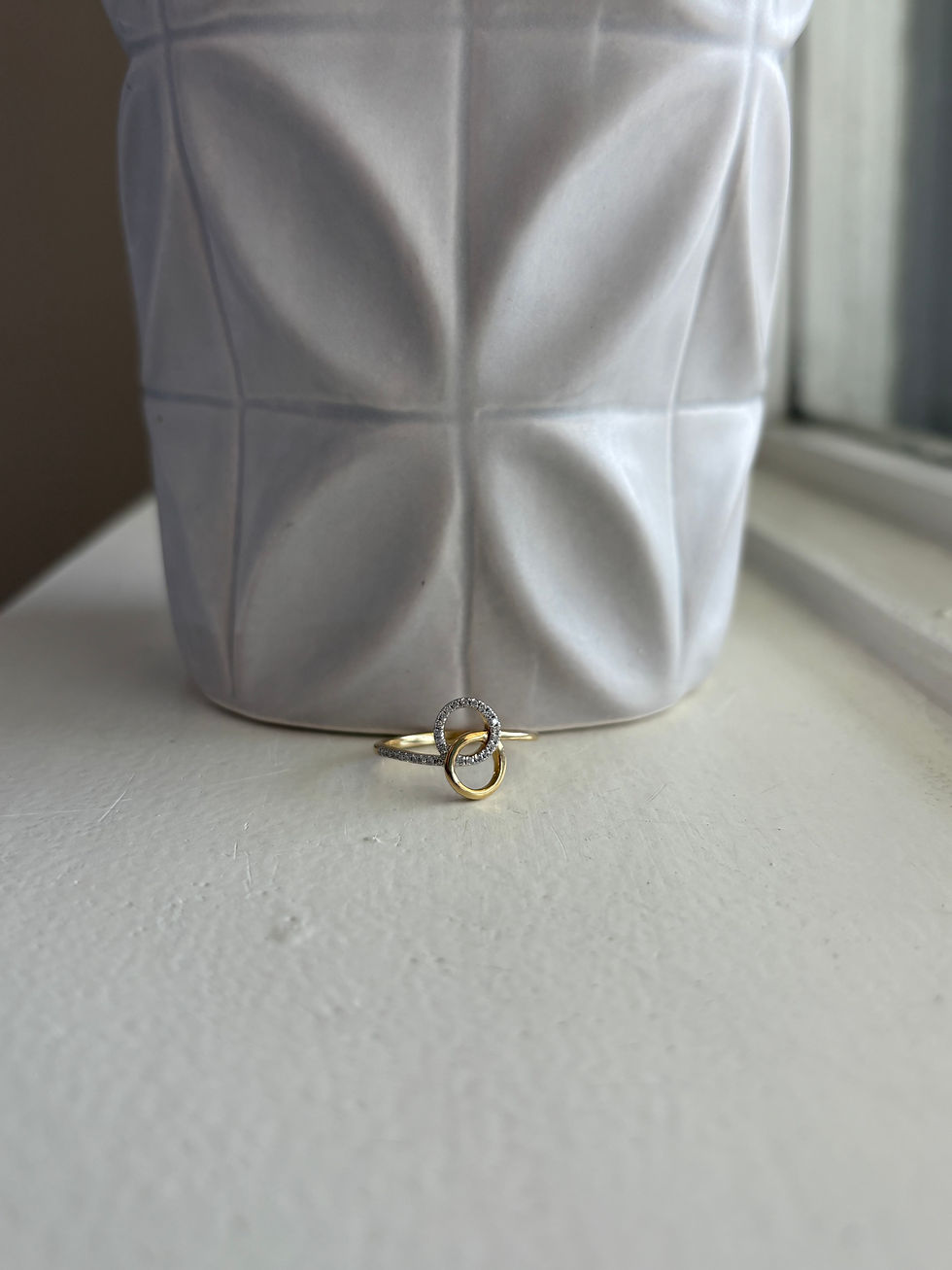 10K DIAMOND DOUBLE CIRCLE