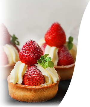 delicioso postre de galleta crema batida y fresa