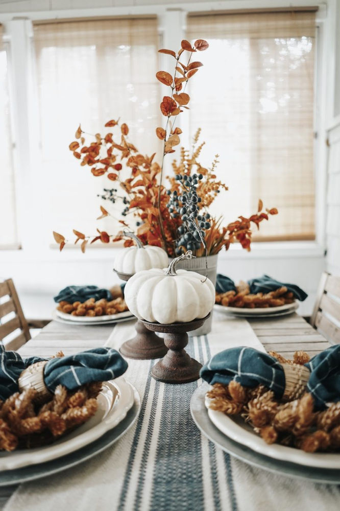 8 Fabulous Thanksgiving Tablescapes via Pinterest