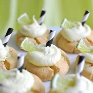 Passionfruit-and-lime-cocktail-cookies-3