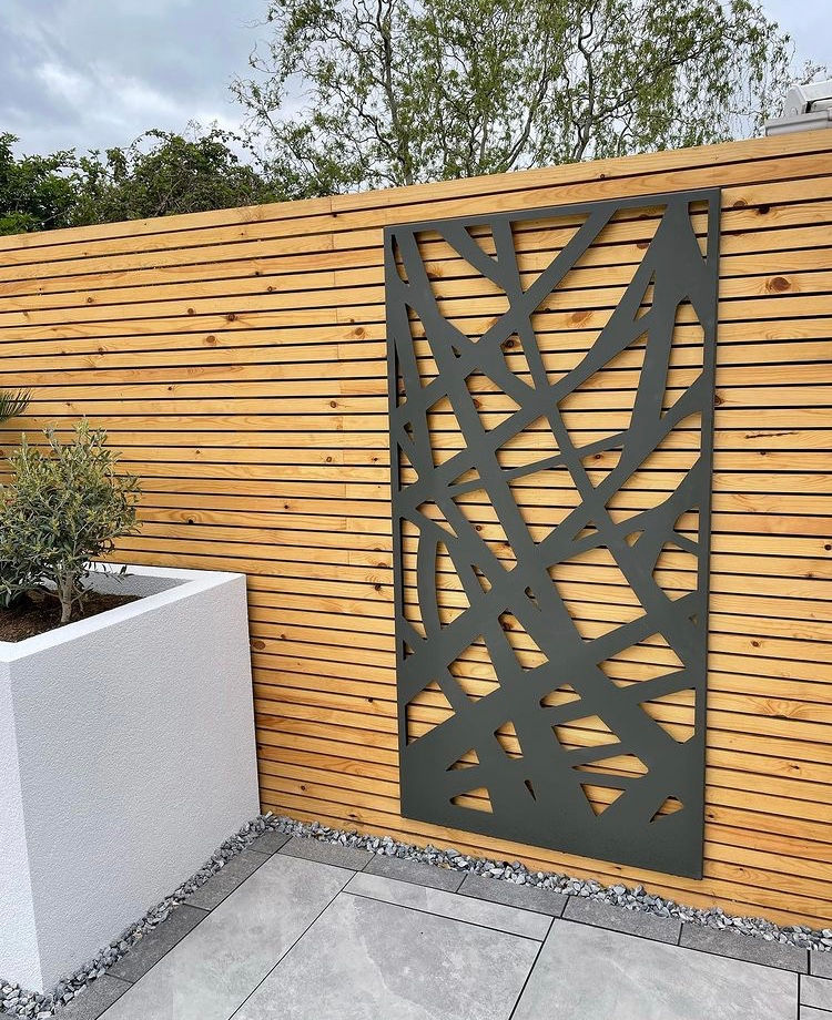 Miscant decorative screen