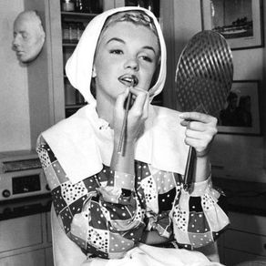 3 Stunning Retro Makeup Looks For The Old Soul