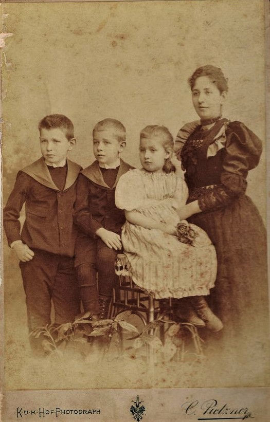 Fig1:   Hirsch Family ca. 1890 -92