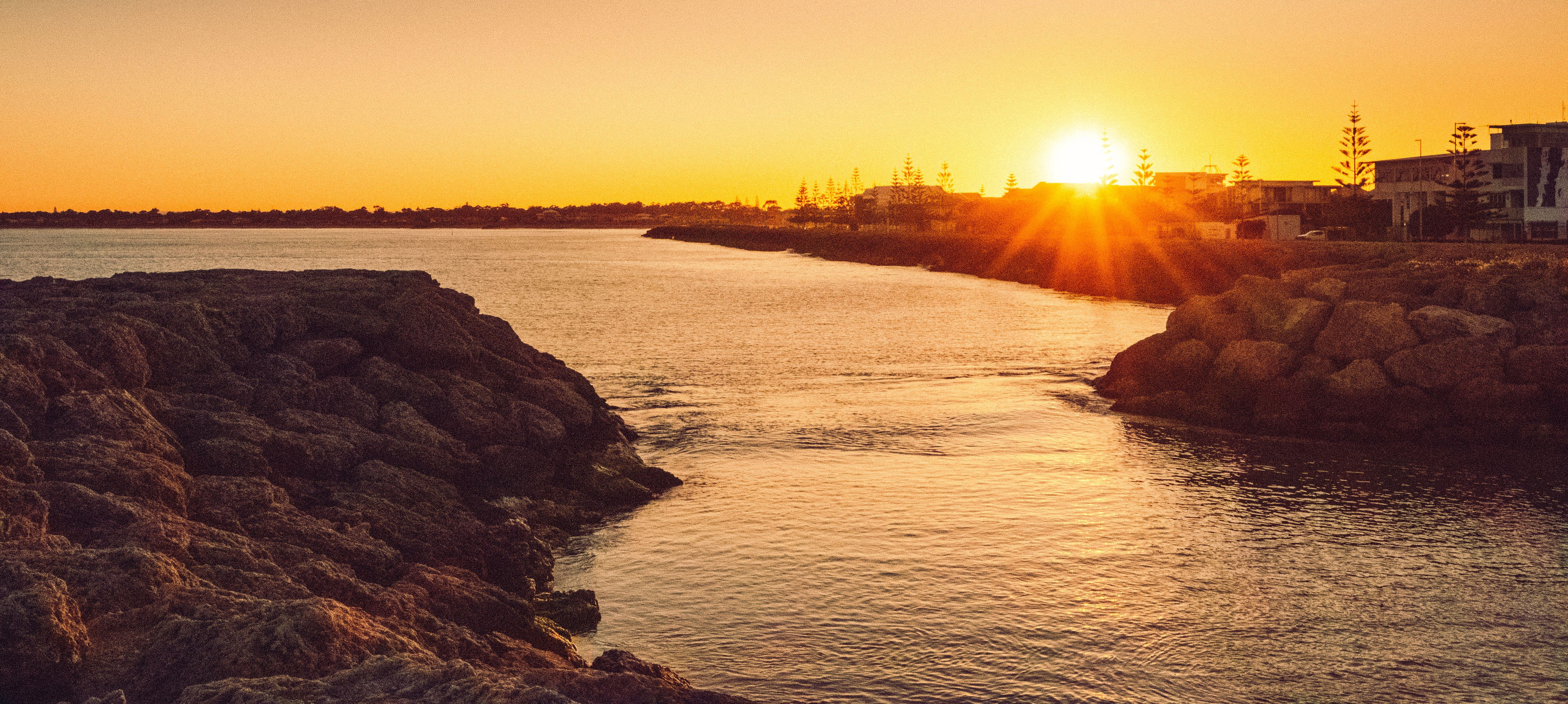 The Hook - Comet Bay