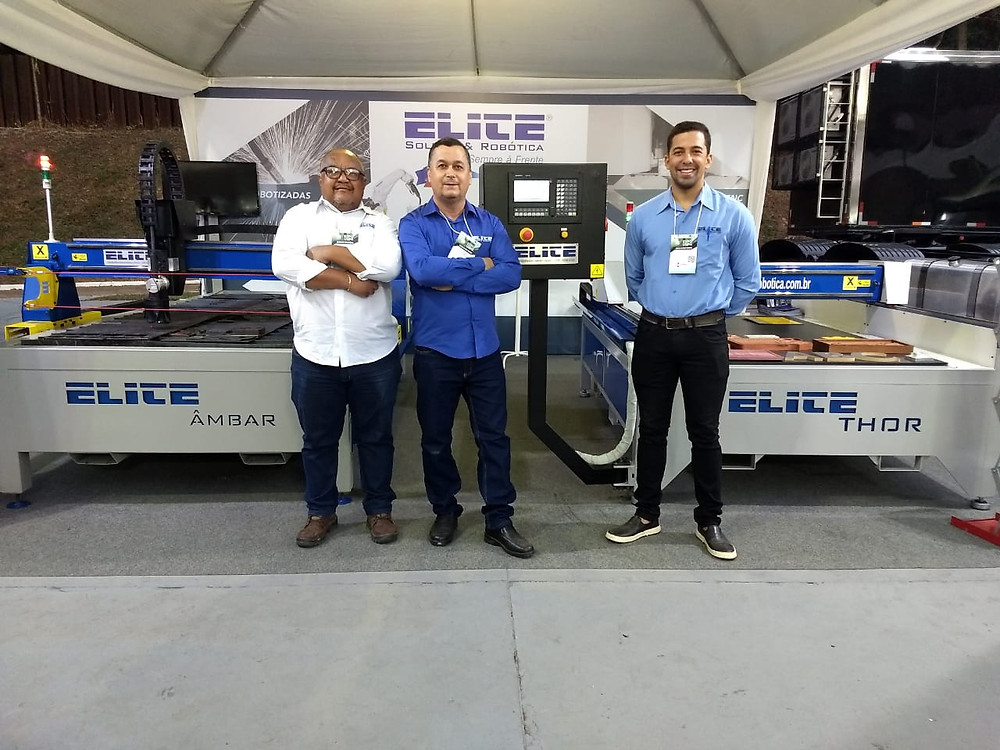 Estiveram representando a empresa neste importante meeting de negócios, o diretor da Elite, Willian Oliveira, o consultor de vendas, Geraldo Rosa e o consultor técnico João Victor Tomich.