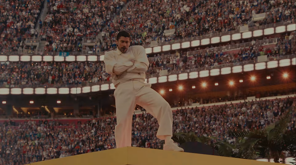 Bad Bunny durante la transmisión del Medio Tiempo del Super Bowl