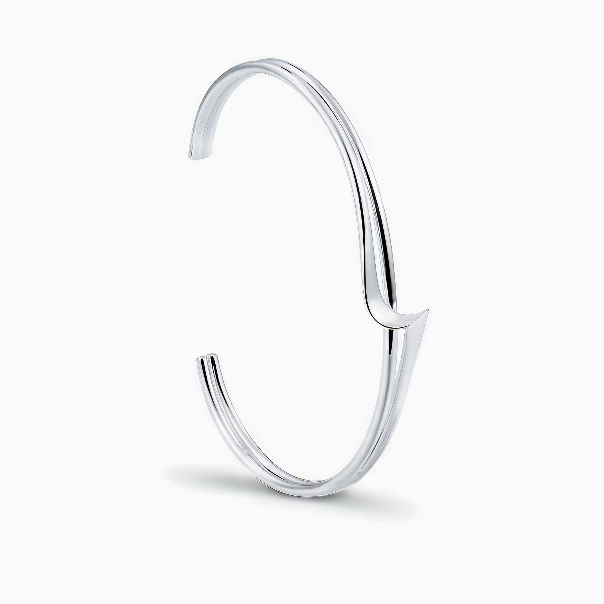 Brazalete Ola de plata de Anna Sophia, fabricado a mano en plata .925, ajustable.