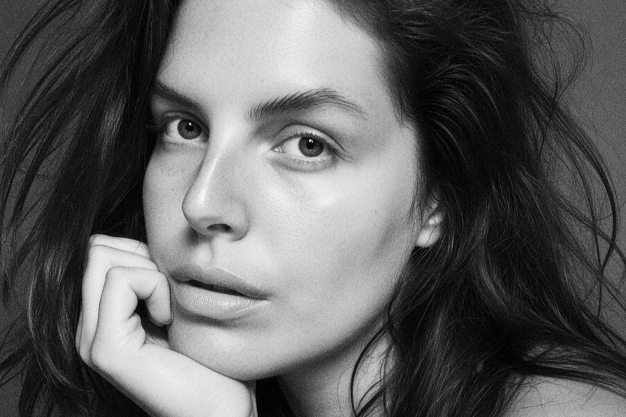 NEWS: Unser Model Sara hat einen Vertrag in Griechenland!