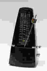 Exemplo de metrônomo mecânico