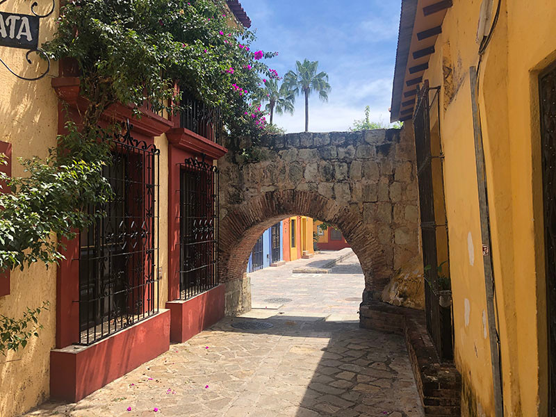 Road through the aqueduct, Oaxaca