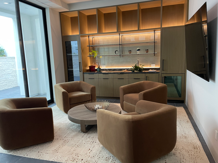 Kitchen with island seating, Manhattan Beach Coastal