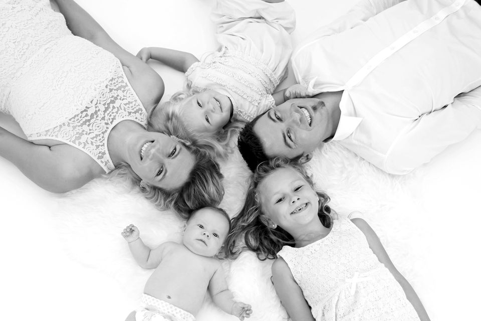 Fotografie Neugeborene Baby Kinder Familie Foto Babyfotografie Fotograf Babyfoto Familienfoto Babybauchfoto Fotoshooting Fotostudio Ottobrunn Neubiberg Putzbrunn Hohenbrunn Unterhaching Taufkirchen Vaterstetten Haar Neuperlach Fotostudio Babybauch Newborn