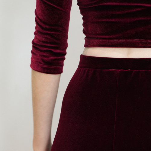 JOANIE Long Velvet Pencil Skirt in Red Velvet Stylecamp