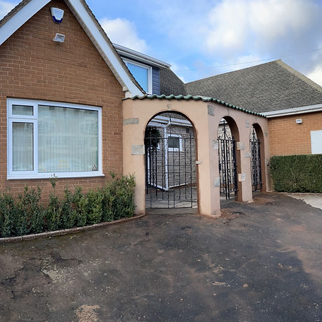 mr ellis archway_edited.jpg