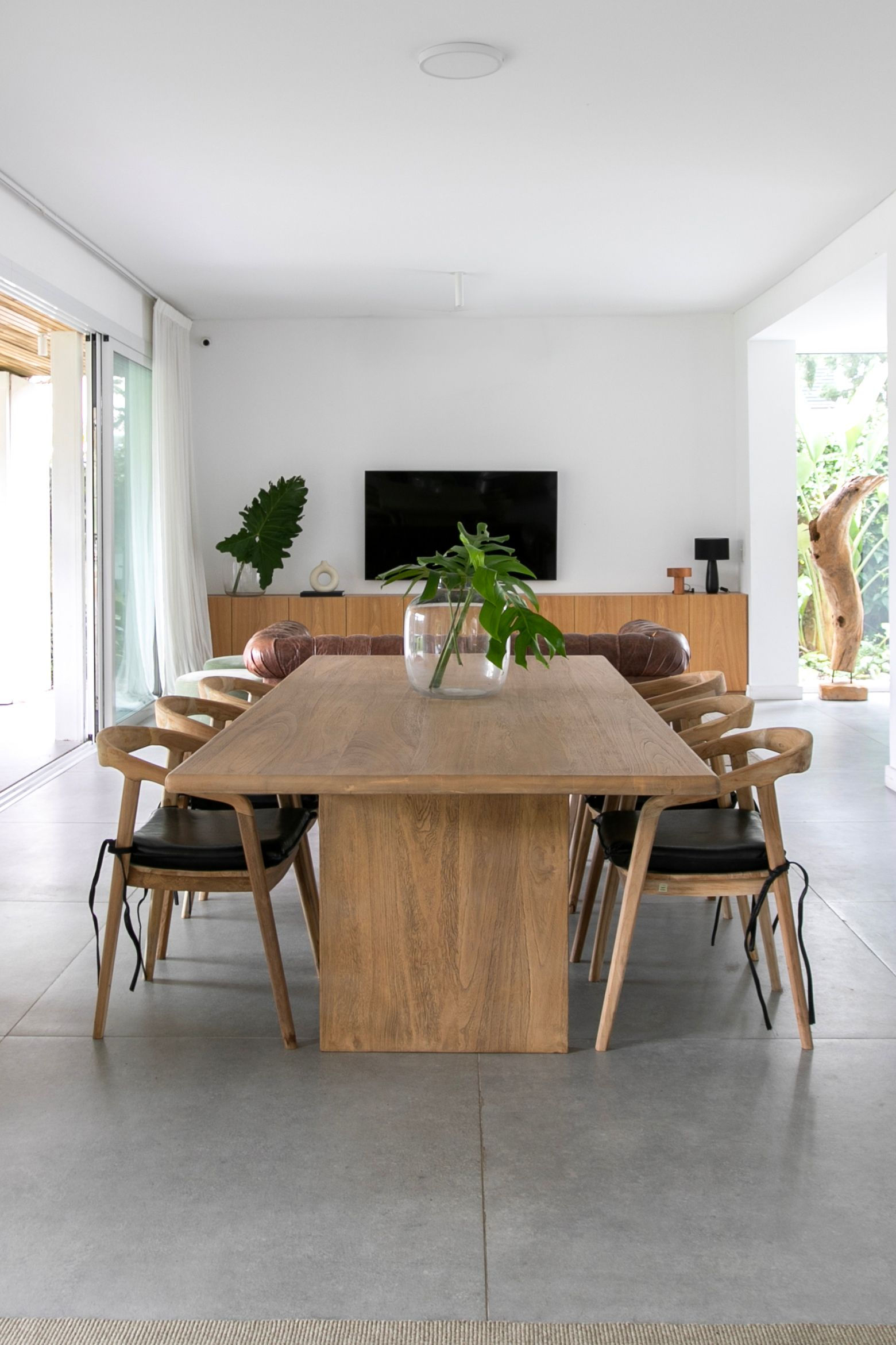 Mesa Kiri 2" Base Plana Borde Redondeado