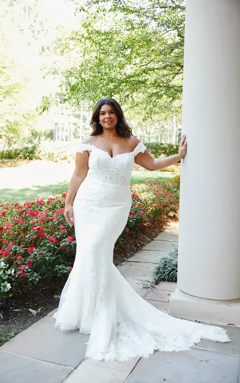 Plus size wedding dress