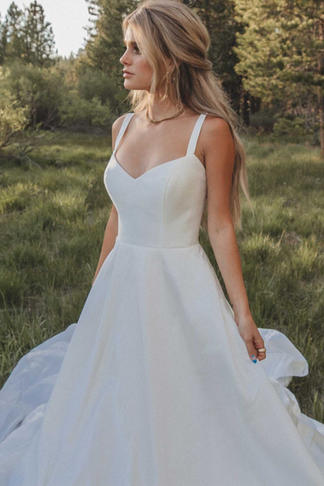 MODERN BALLGOWN WEDDING DRESS WITH FULL TRAIN AND POCKETS