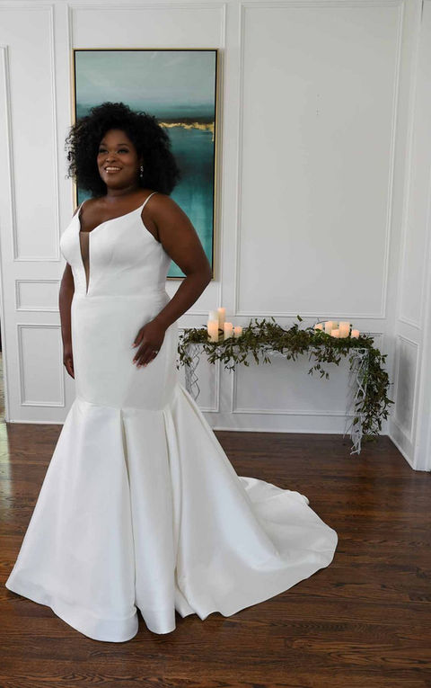 Plus size wedding gown