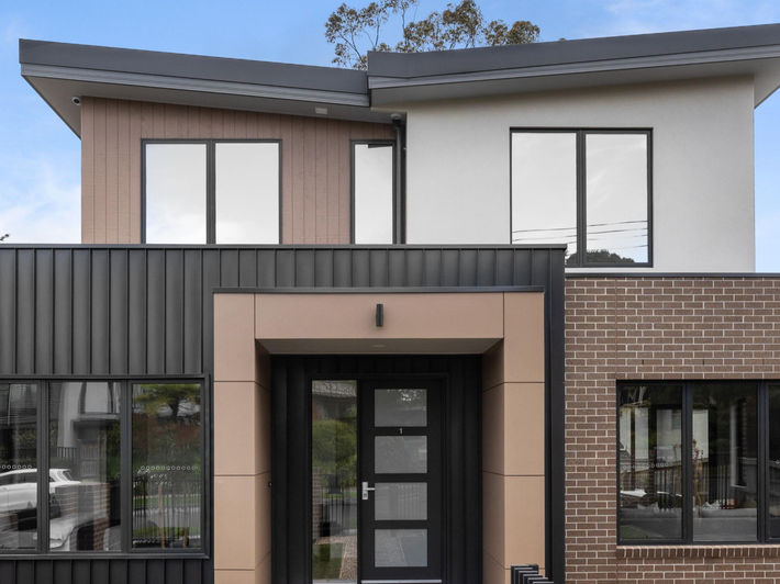 Go to Glen Iris: Split-level family homes