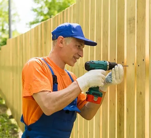 cedar-fence-building