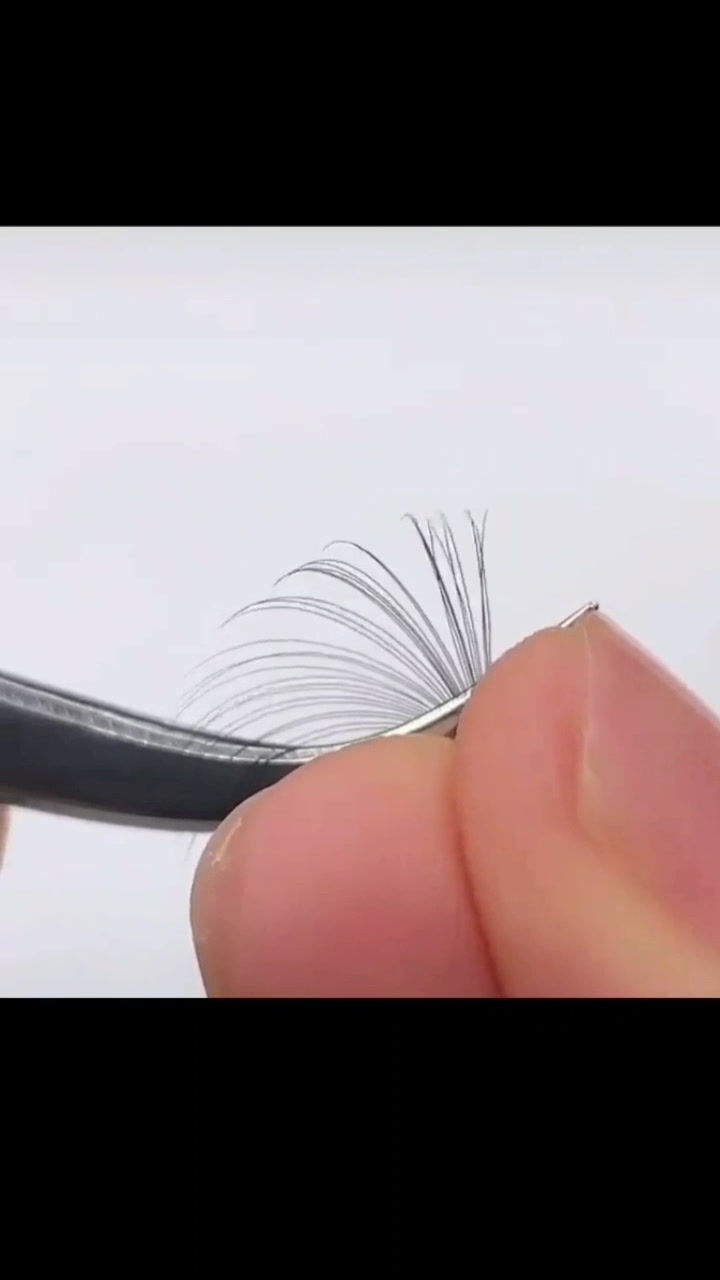 Thumbnail: Extreme Russian Silk Lashes- C Curl 0.03