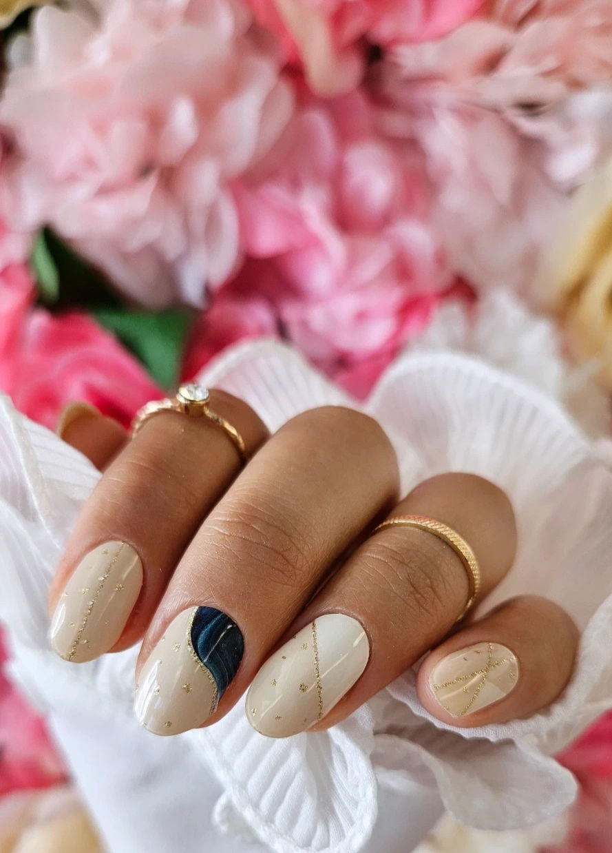 Thumbnail: Melissani Gel Wraps