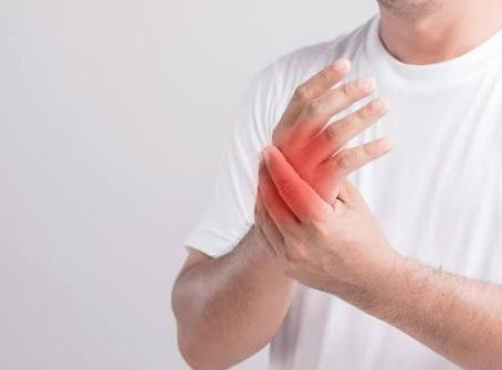 Understanding Hand Injuries From Tendon Damage to Fractures