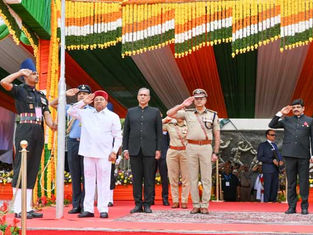 ​ದೇಶಾದ್ಯಂತ 77ನೇ ಗಣರಾಜ್ಯೋತ್ಸವ ಸಡಗರ: 'ವಿಕಸಿತ ಭಾರತ' ಸಂಕಲ್ಪದೊಂದಿಗೆ ಜನತೆಗೆ ಶುಭ ಕೋರಿದ ಮೋದಿ!