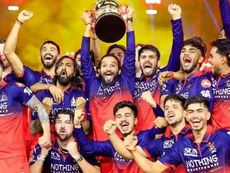 ಗುಜರಾತ್ ಮಣಿಸಿ ಸತತ 2ನೇ ಬಾರಿ ಕಪ್ ಗೆದ್ದ ಆರ್ಸಿಬಿ: ಪಟಿದಾರ್-ಕಾರ್ತಿಕ್ಗೆ ಹುಟ್ಟುಹಬ್ಬದ ಡಬಲ್ ಗಿಫ್ಟ್!