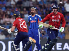 ಮುಂಬೈ: ಇಂಗ್ಲೆಂಡ್ ವಿರುದ್ಧ ಜಯ; ಟಿ20 ವಿಶ್ವಕಪ್ ಫೈನಲ್ಗೆ ಭಾರತ ಲಗ್ಗೆ!