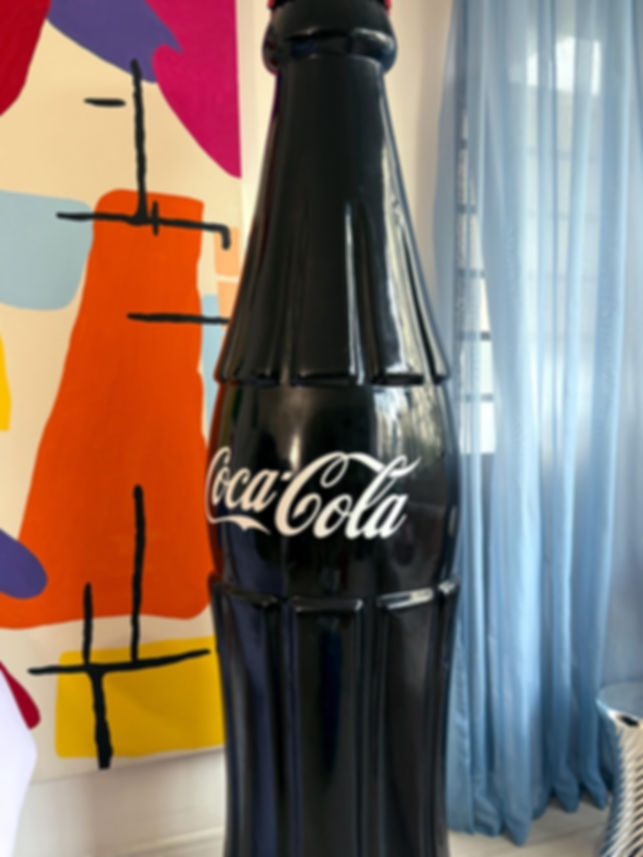 Escultura Coca-Cola Gigante | Peça exclusiva e limitada