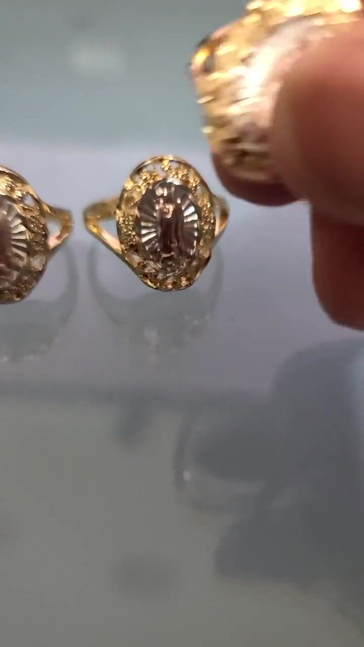 Miniatura: Guadalupe Ring (2015) Jewelry color: 14K gold color