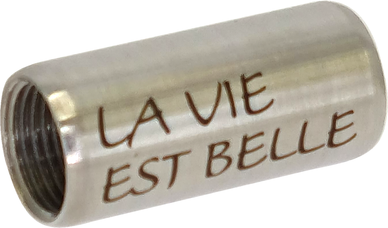 "La Vie Est Belle" Tomanika