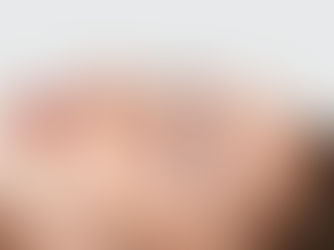 das gesicht einer entspannten frau