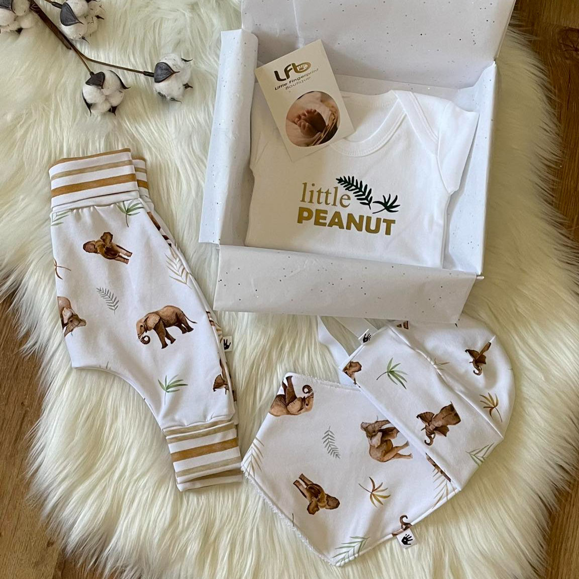 New baby Little Peanut gift Set | 0-3 months | Gender Neutral newborn set