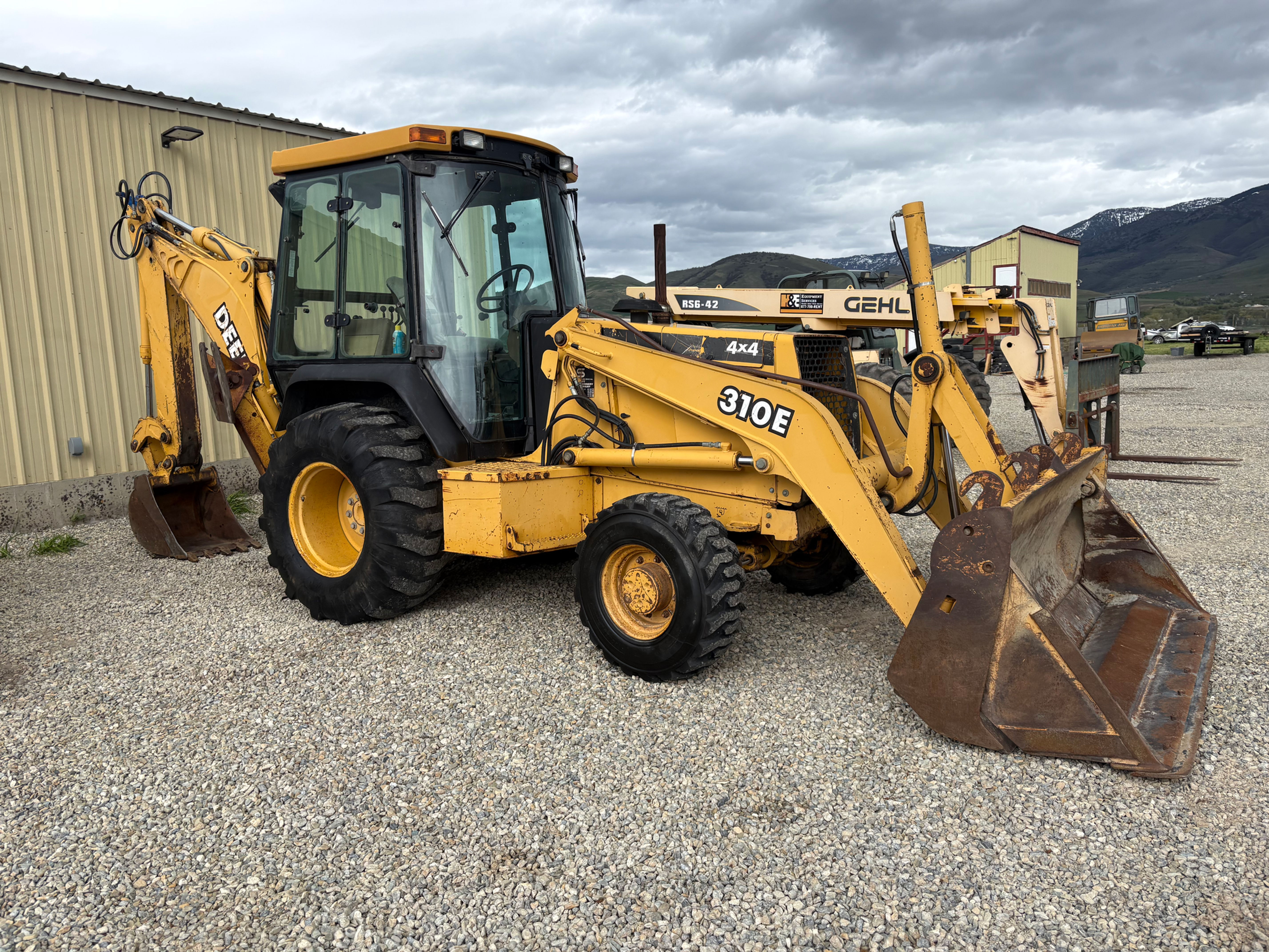 1998 John Deere 310e 4x4 new motor