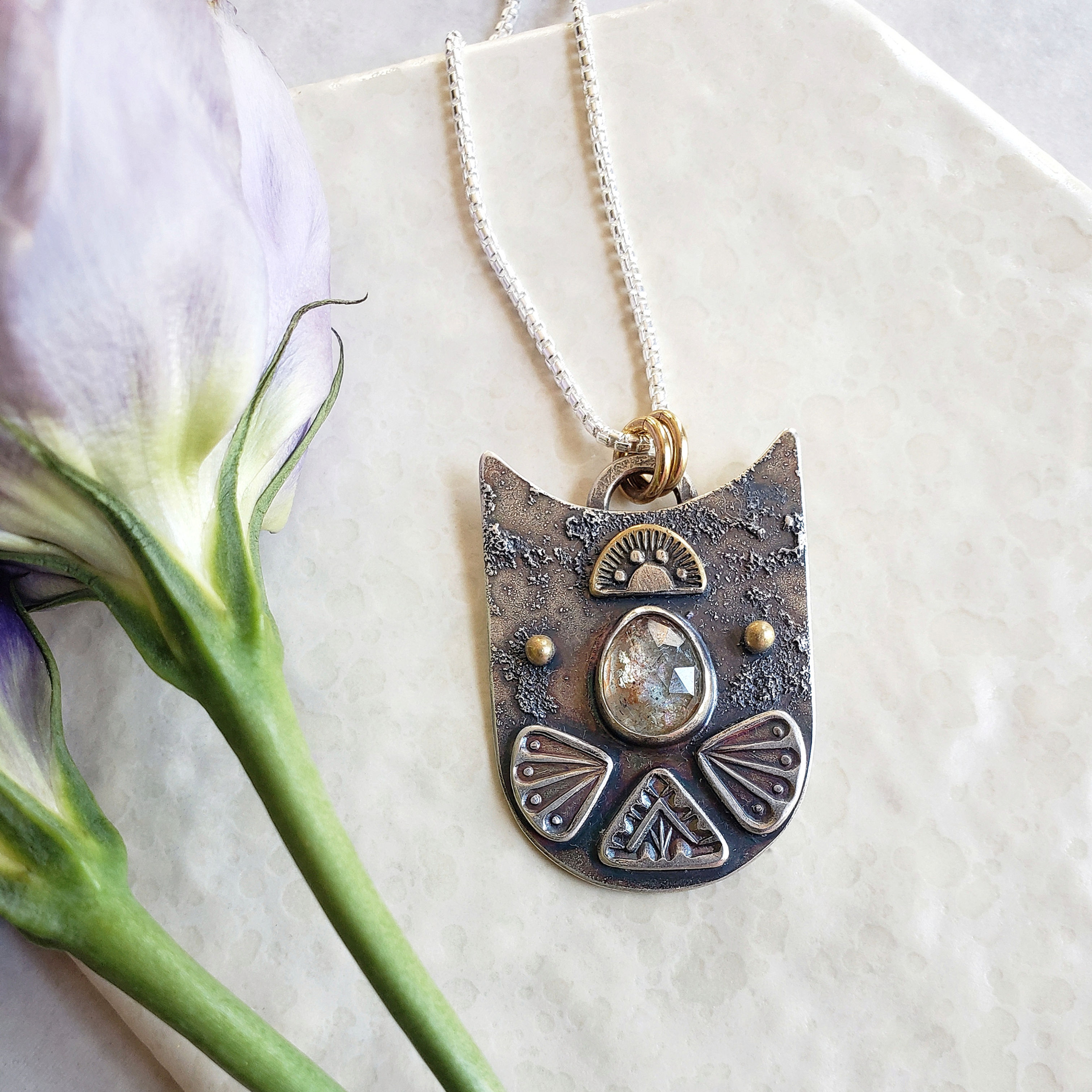 rare oxide/"fire" aquamarine: magpie shield