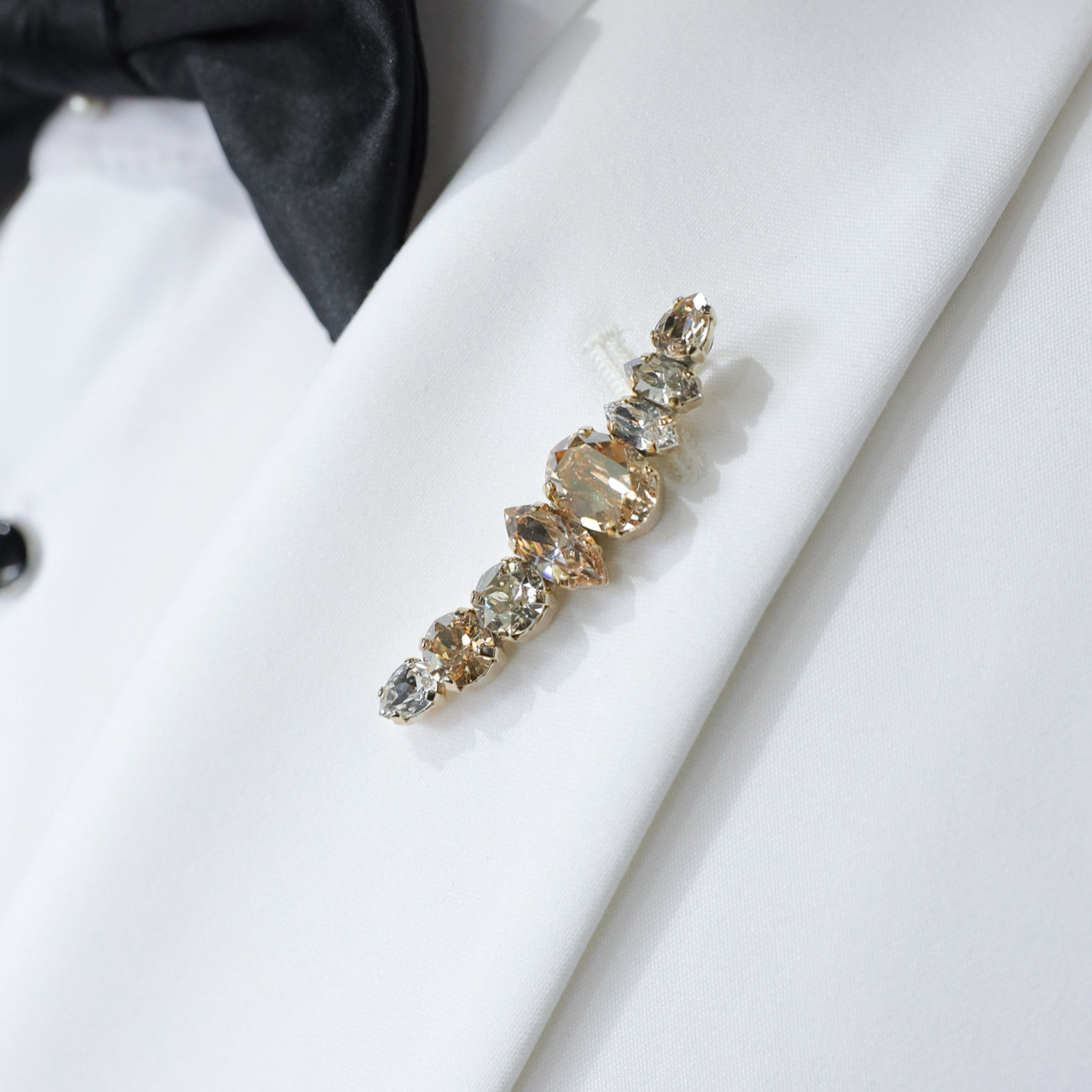 Sinto Lapel Pin - Gold