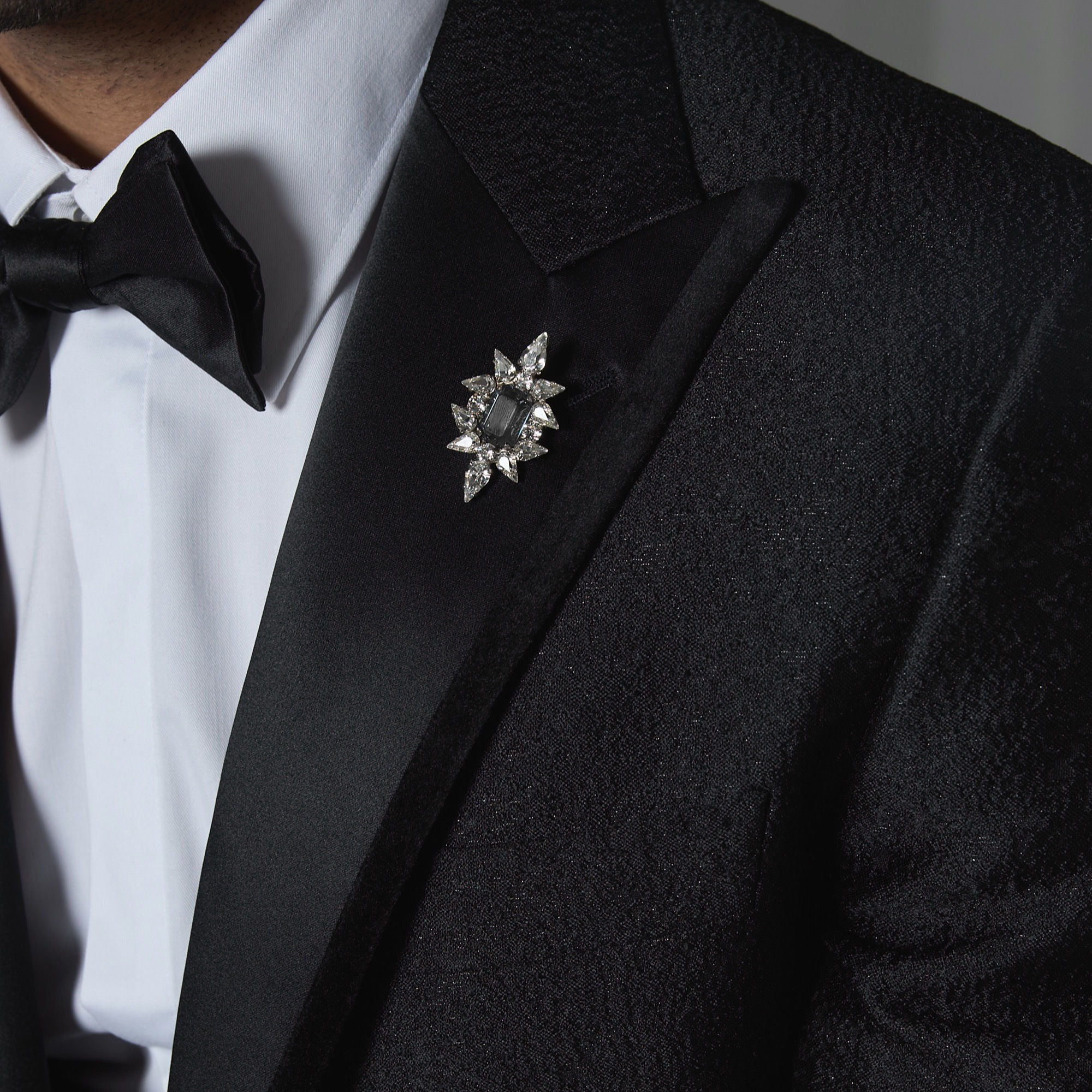 Ophelia Charcoal Lapel Pin