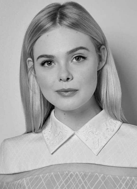 Elle Fanning.png