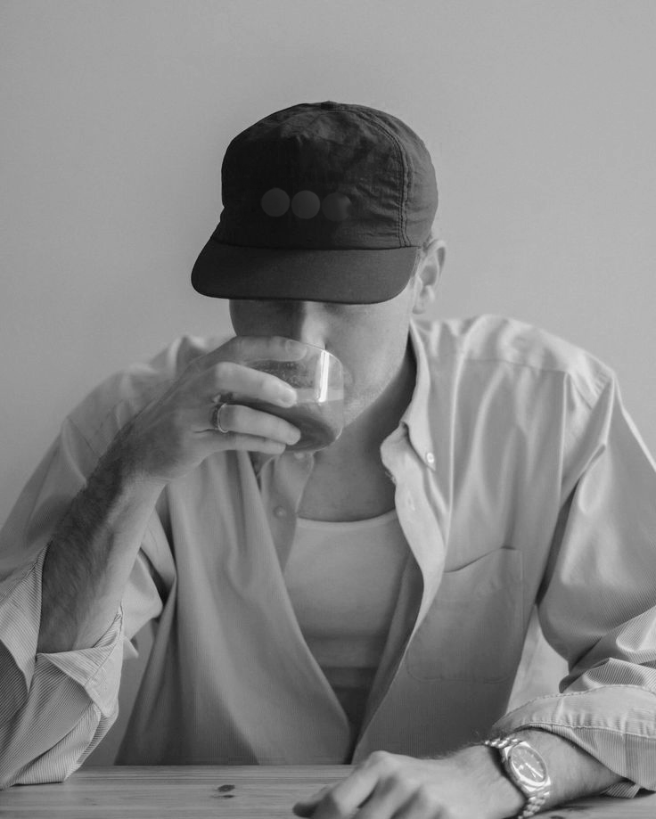 finally stopped into _drinkmondaycoffee ☕️ _ _kizeronthego(_kizerjournal) is the man behin