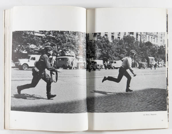 La fuite en avant de Moscou. Invasion de la Tchécoslovaqiue en Août '68 is a photo book by various photographers on Czech revolution published by Force Ouvrière Informations, Paris, France,1972