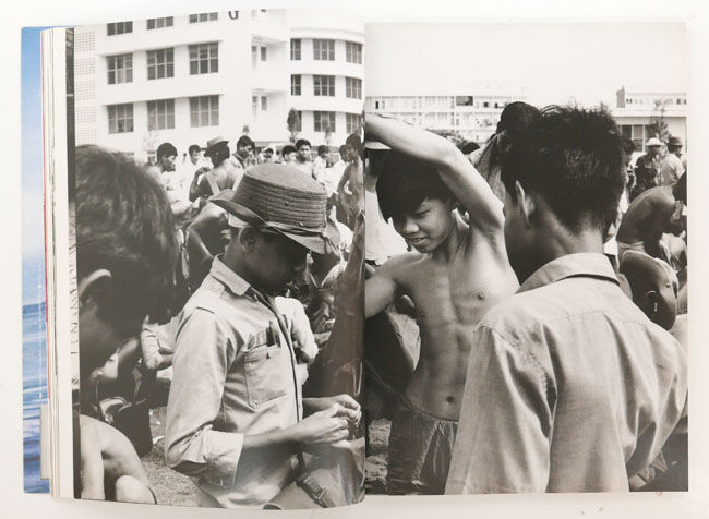 Gilles Caron, pour la liberté de la presse is a photo book by photographer Gilles Caron, on world protests published by Reporters sans Frontières, Paris, France, 2006