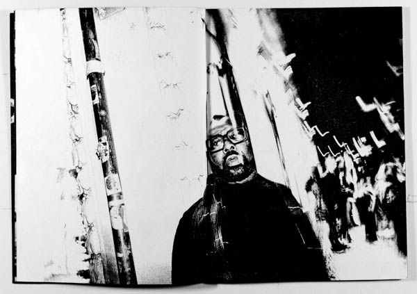 Presente is a photo book by photographer Cláudio Albuquerque on Porto manifestation published by Emília, Porto, Portugal,2022