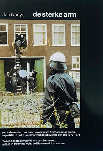 De sterke arm, is a photo book by various photographer, on political situation in The Netherland, published by VU Boekhandel, Amsterdam, The Netherland, 1979